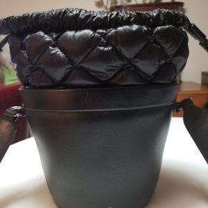 Moncler Seaux Seaux Bucket Bag - Black